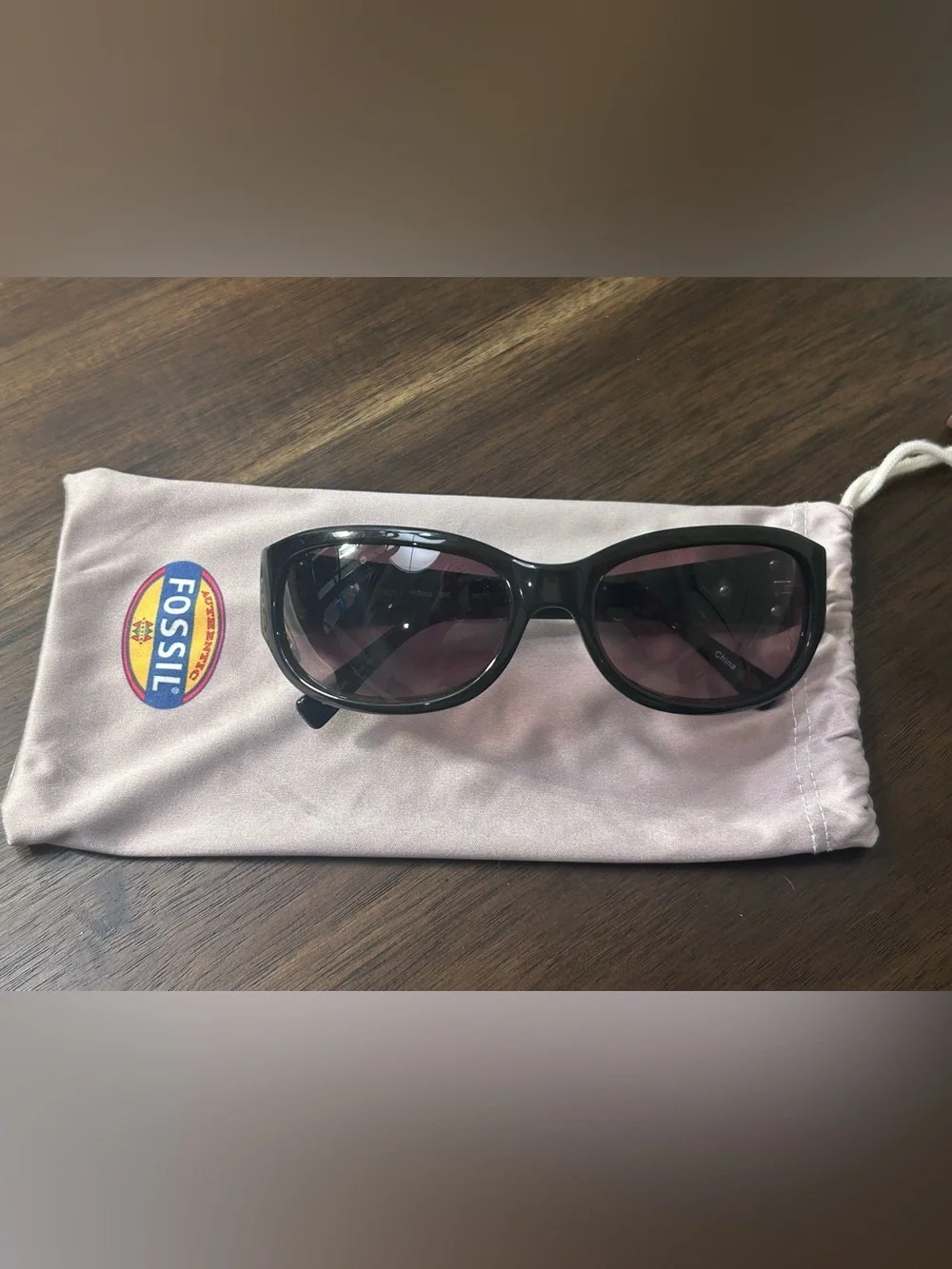 Fossil Women’s Vintage Brown Sunglasses with Gradient Lenses